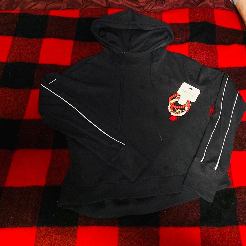 Black pullover - Picture 4 of 4
